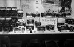 Fotoapparate im Schaufenster 1937