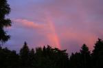 Wolken und Regenbogen am Abend
