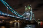 Tower Bridge in einer Winternacht