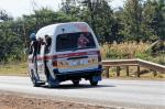 überladener Minibus, Tansania