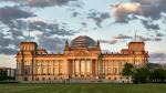 Reichstagsgebäude im Abendlicht