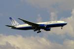 United Airlines 777-200