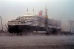 Queen Mary 2 im Dock Hamburger Hafen