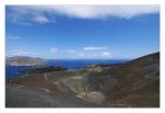 Vulcano: Blick über den Krater nach Lipari
