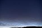 Komet mit Leuchtenden Nachtwolken (NLC)